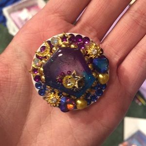 Handmade bedazzled pop socket